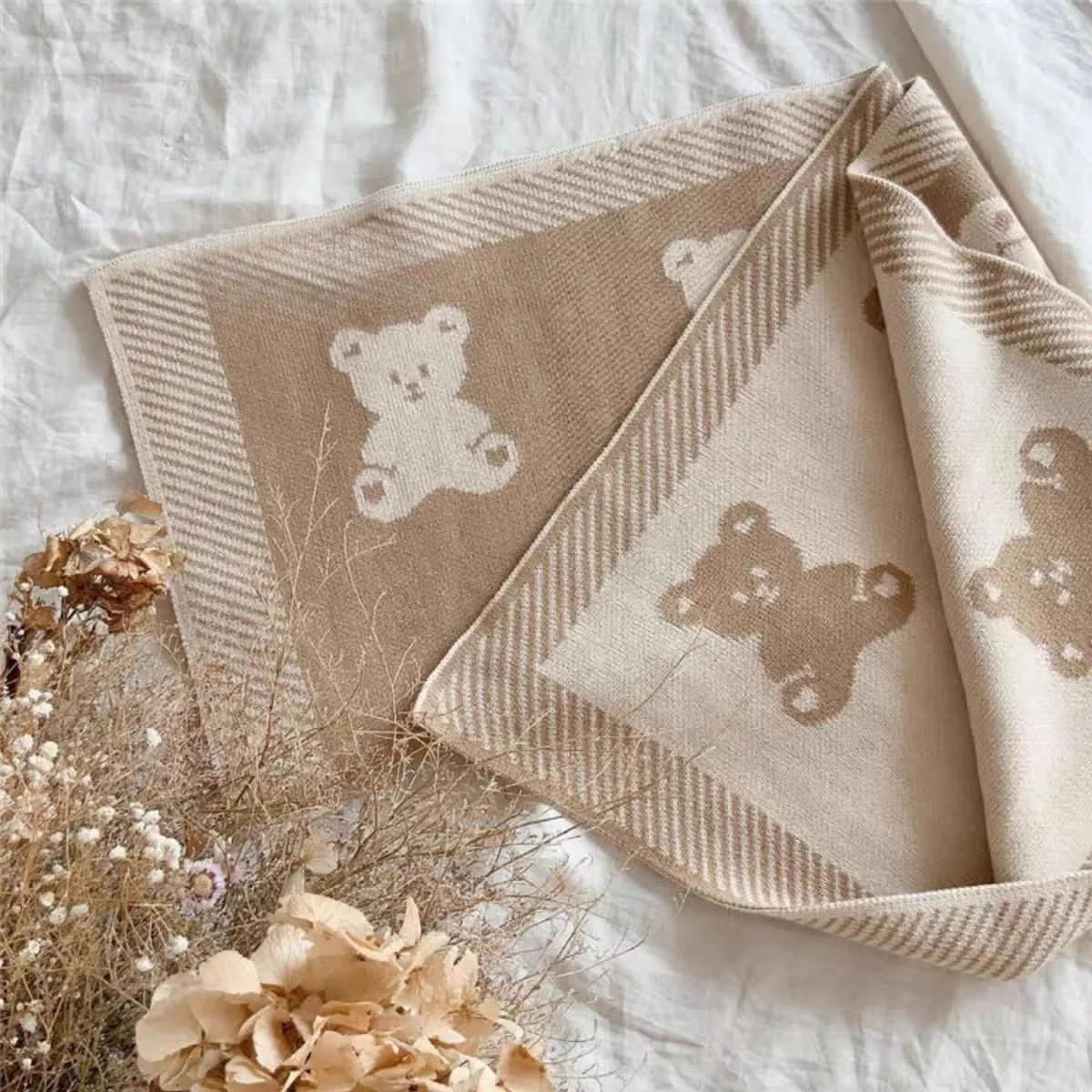 CozyCub Dual-Sided Knitted Baby Blanket with Cute Teddy Bear Design