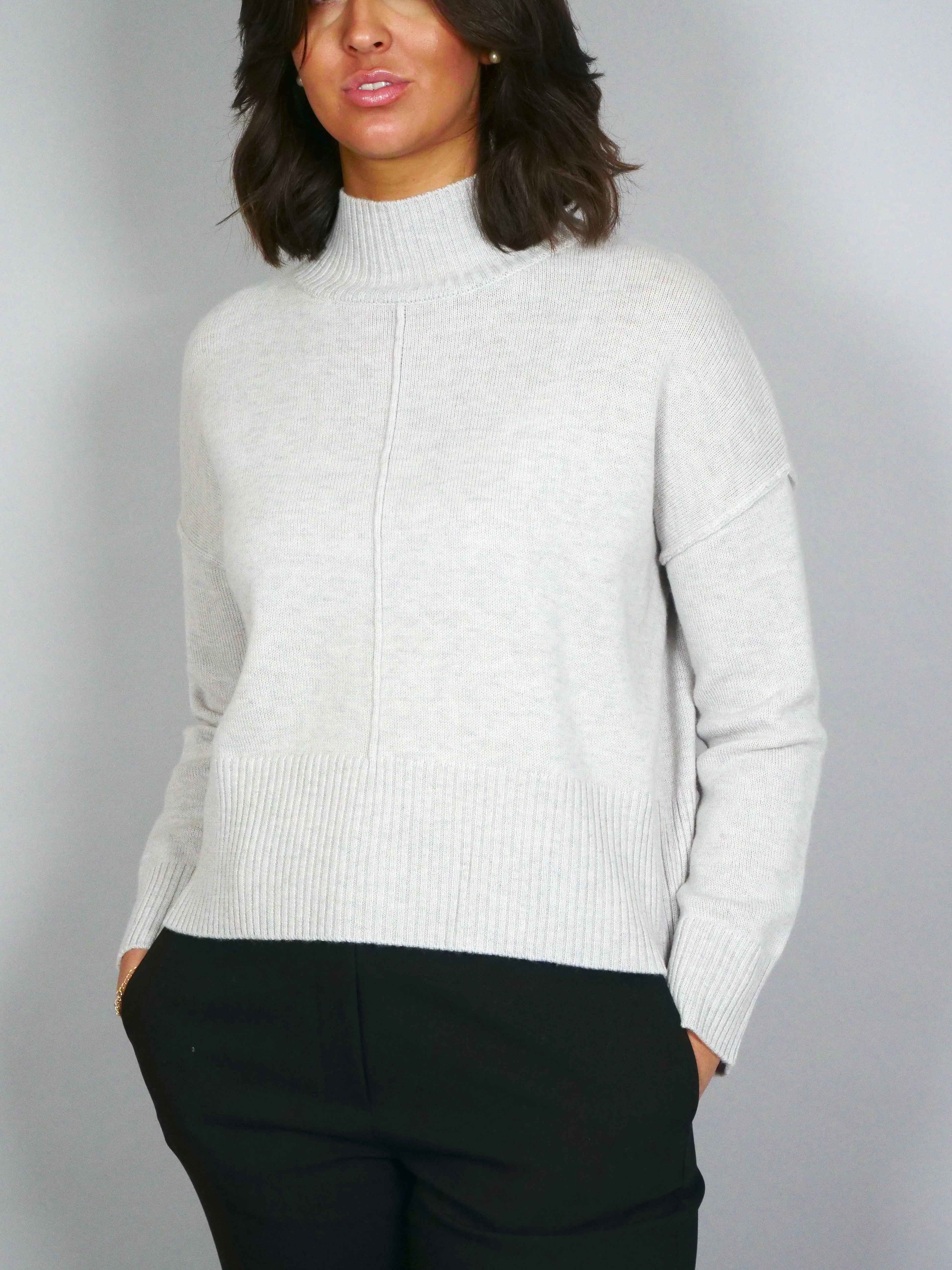 SY-23080 Sweater - 100% Wool - Accessories - Light Grey